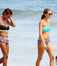 Bikini chicks have fun in the sun